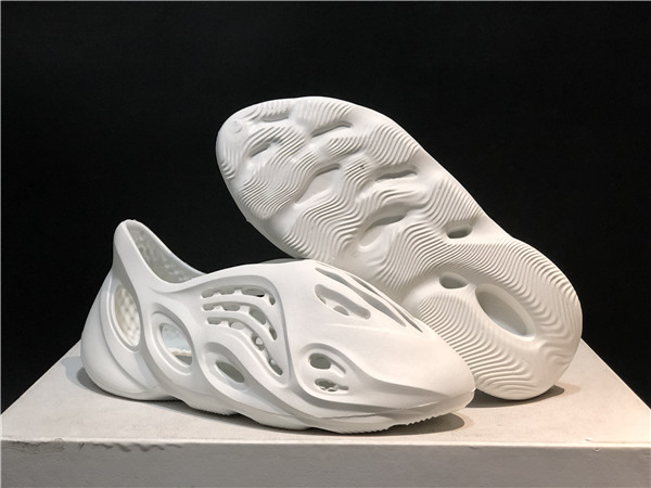 Men's Yeezy Foam Runner " White " Slide 0010
